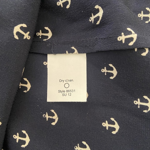 J Crew Women’s Sz 2P Blouse Blue Anchor 3/4 Sleeve Silk Button Shoulder coastal - Picture 4 of 4
